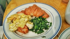 Salmon pastrami croissant